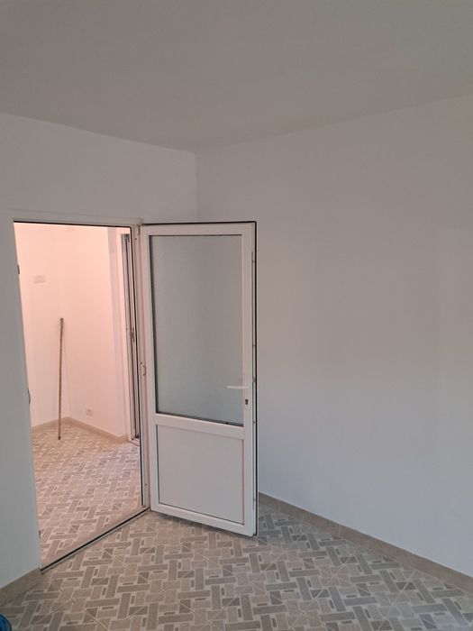 Vând apartament 2 camere (61 mp)
