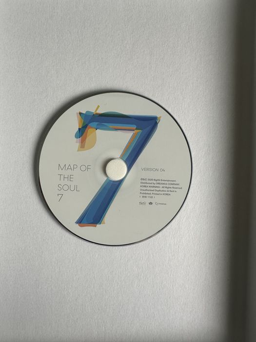 Албум на BTS: MAP OF THE SOUL 7 version 04