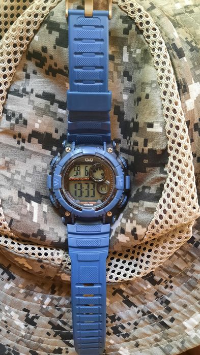 Ceas Q&Q, wr 100 metri