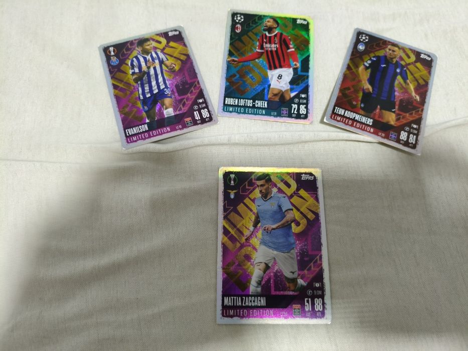 Cartonase Topps MATCH ATTAX, Panini si cutie pentru cartonase.