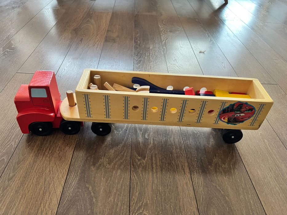 Дървено камионче