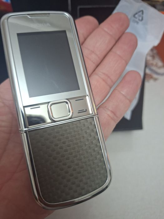 Mutlaqo yengi Nokia 8800A