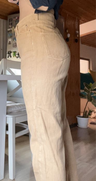 Дамски джинси на Bershka