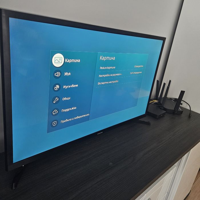 Samsung 32" Smart TV Full HD UE32T5372 – отлично състояние