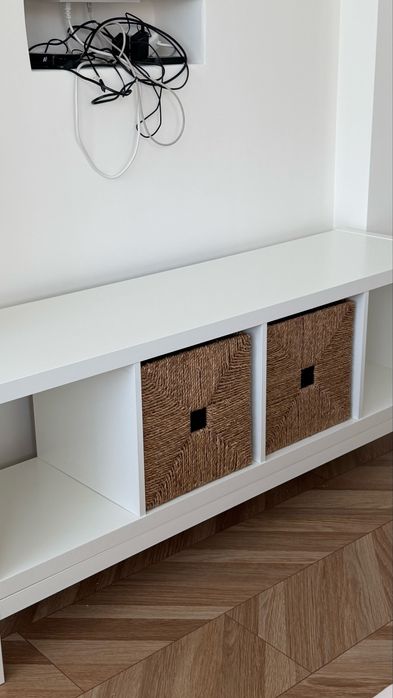 Секция Ikea Kallax с носеща рамка