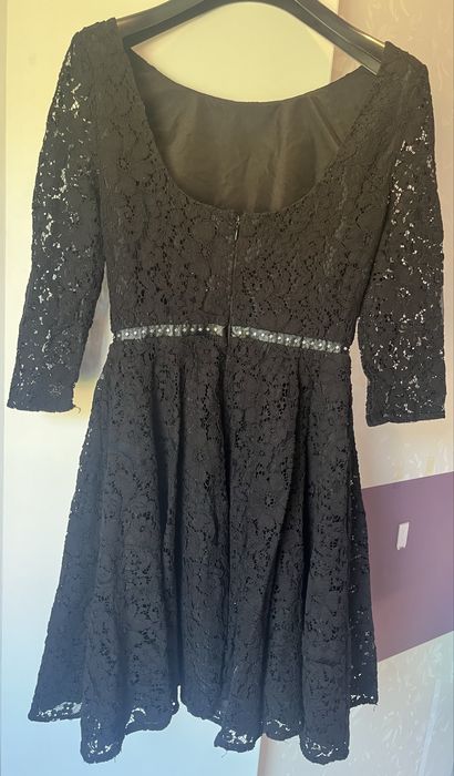 Черна дантелена рокля Guess