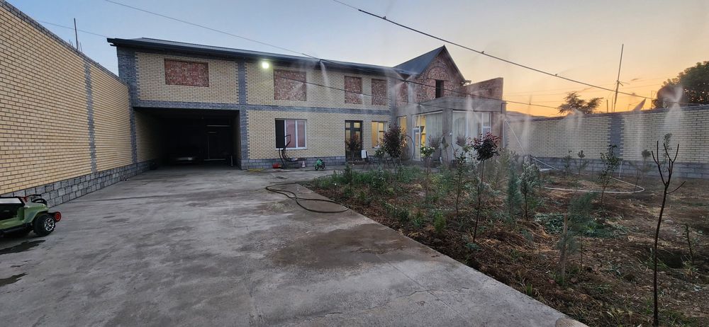 Assalomu alaykum uy sotiladi 10 sotix Iyk otada.