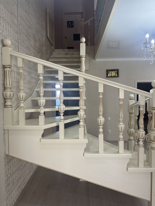 Лестница на второй этаж