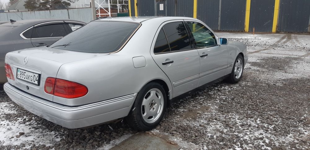 Продам а/м Мерседес w210