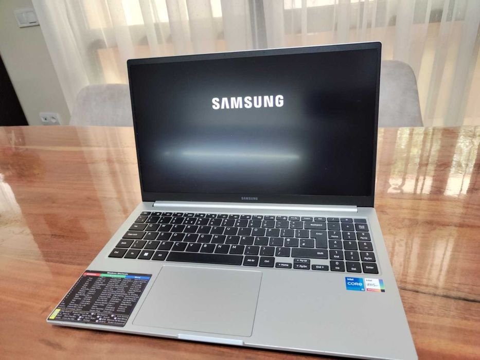 Тънък и мощен Samsung Galaxy Book - модел NP755XDA