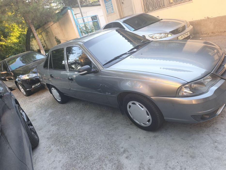 Mashina xolati zo'r srochne sotiladi