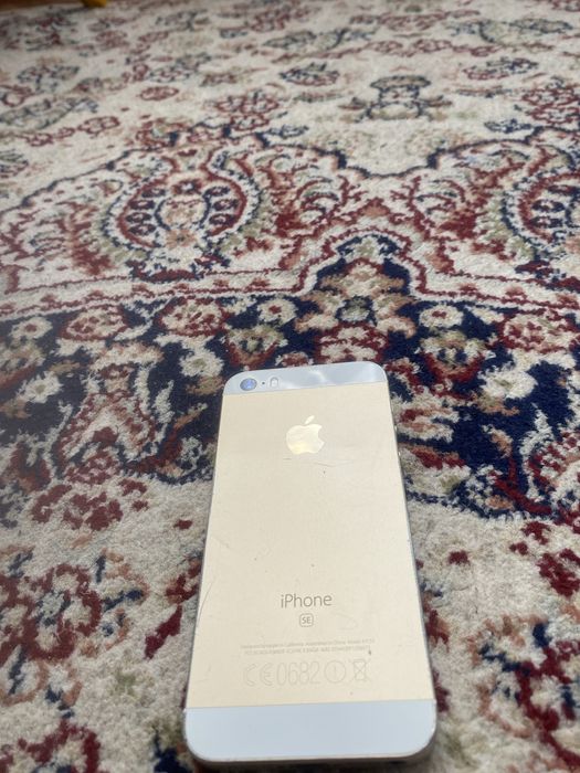 Айфон ce 64 гигобайт