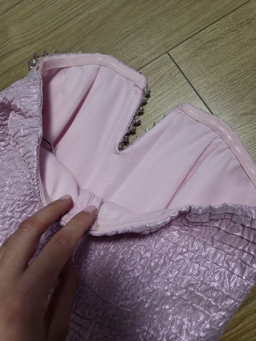 Елегантна розова рокля