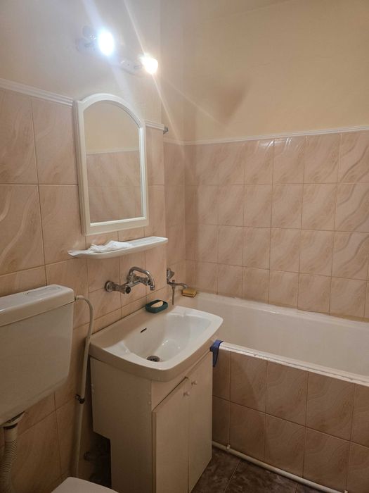 Apartament 2 camere etaj 3 din 4, Bld. Independentei colt cu str. Scolilor