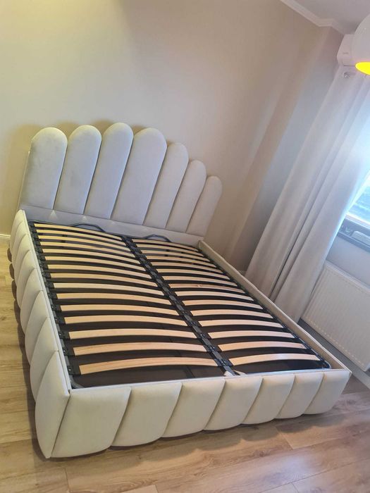 Pat tapitat cu cadru metalic si somiera rabatabila cu model pe laterale, 140×200 cm | 160×200 cm | 180×200 cm