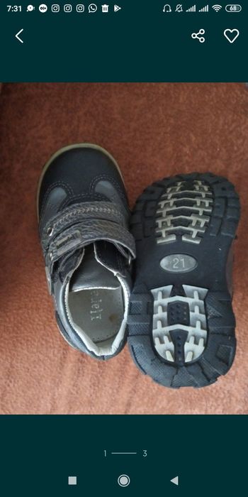 Продам обувь детскую( ботинки, сандали)