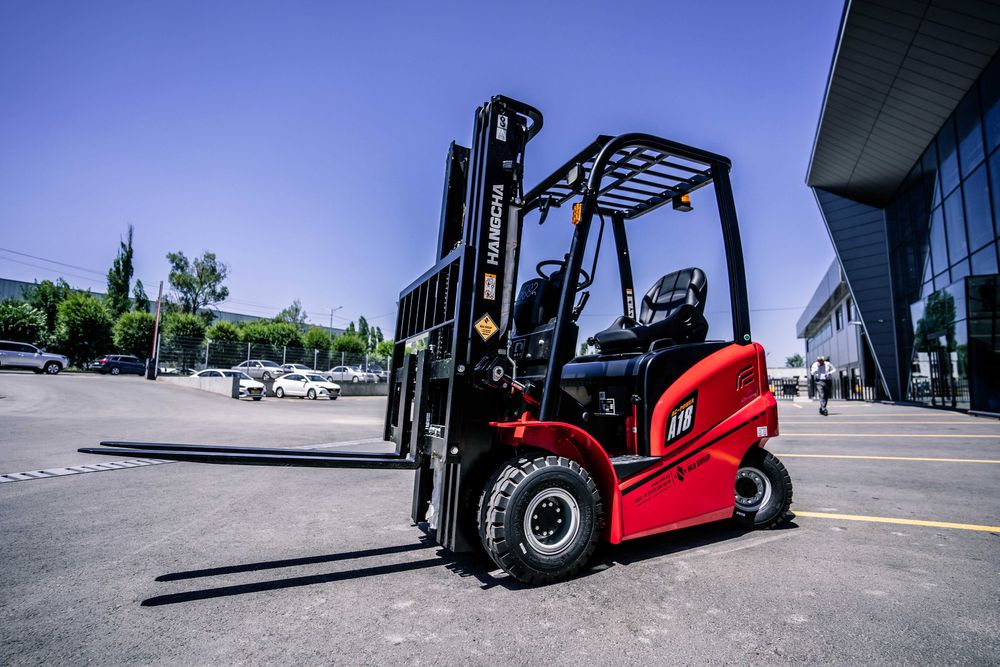 Электро-вилочный погрузчик НС