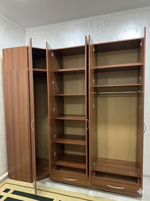 Угловой шкаф для спальни