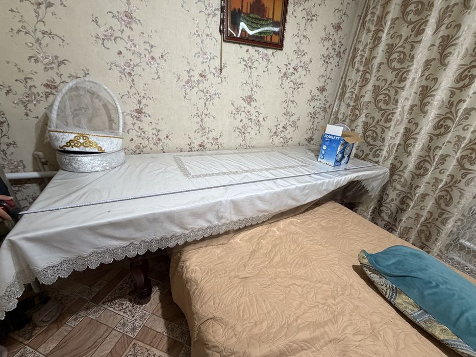 Биік ұзын стол сатылады