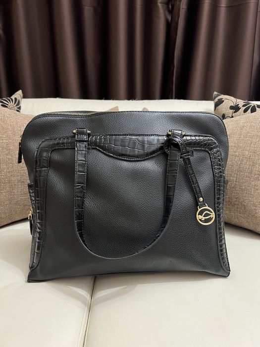 Чанти CARPISA естествена кожа