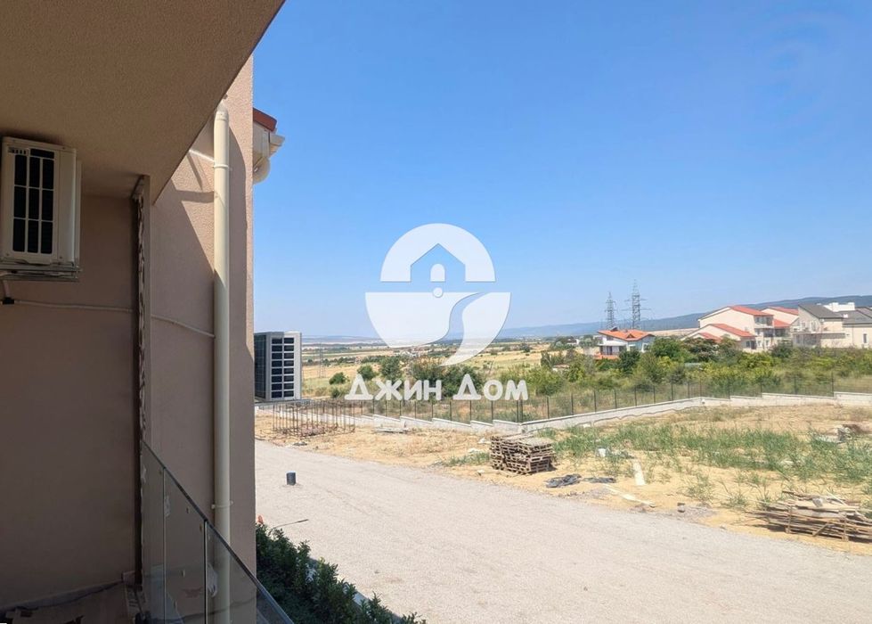 Стилен двустаен апартамент в к-с „Гранд Вилидж“, с. Кошарица