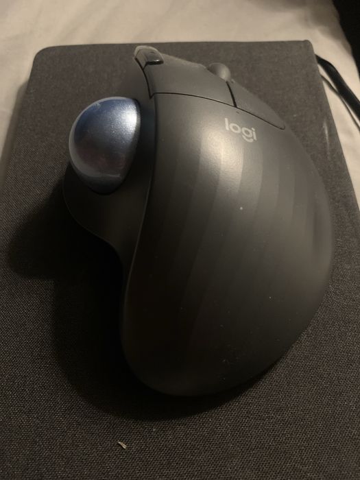 Vand mouse Logitech ERGO M575