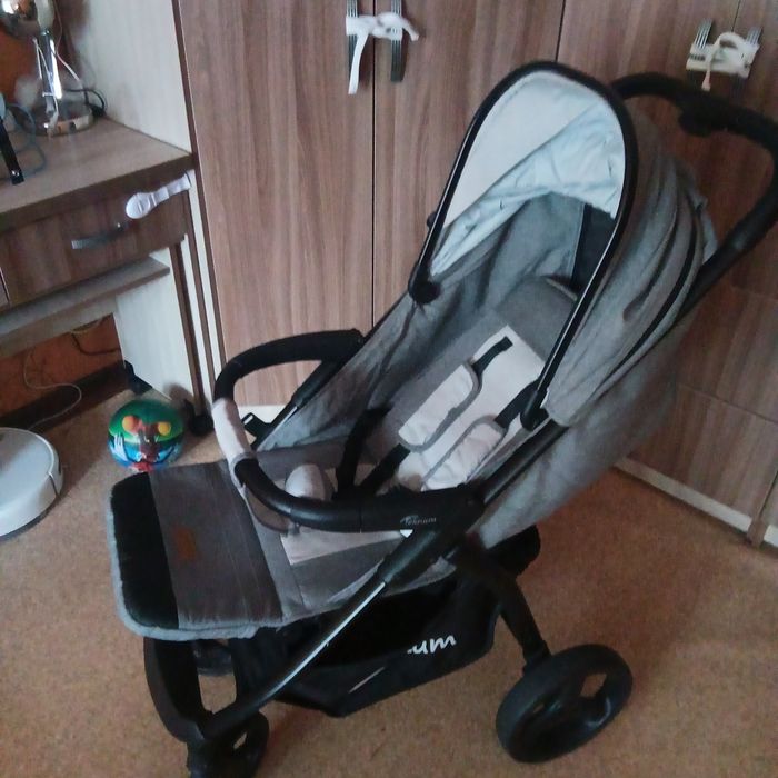 Продам коляску Teknum