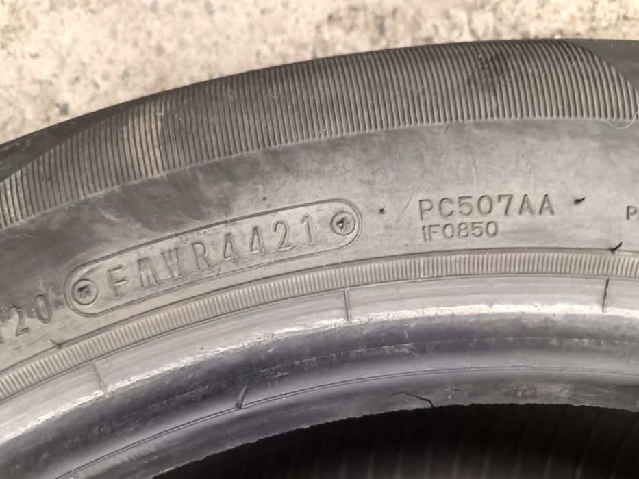 Продам 2 шины Dunlop 205/60/R16