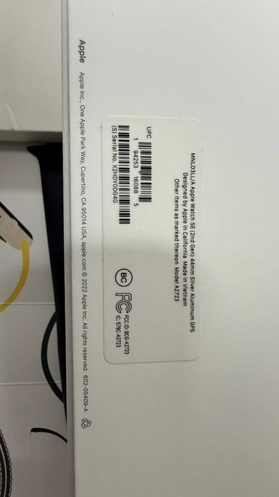 Apple Watch SE(2nd Gen)44 mm sotiladi!Bonusiga orginal 4ta remeshog!