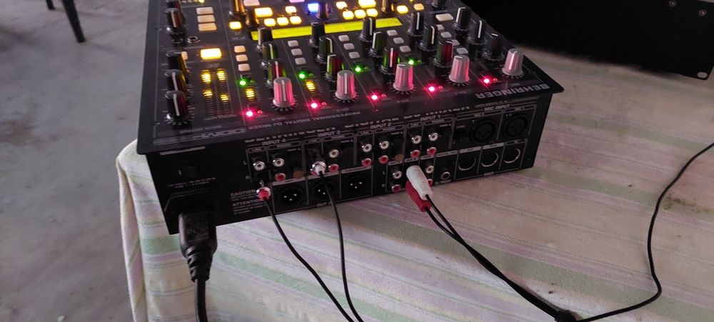 Vand mixer pasiv digital Behringer