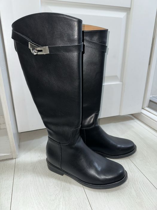 Срочно продам Сапоги 5000