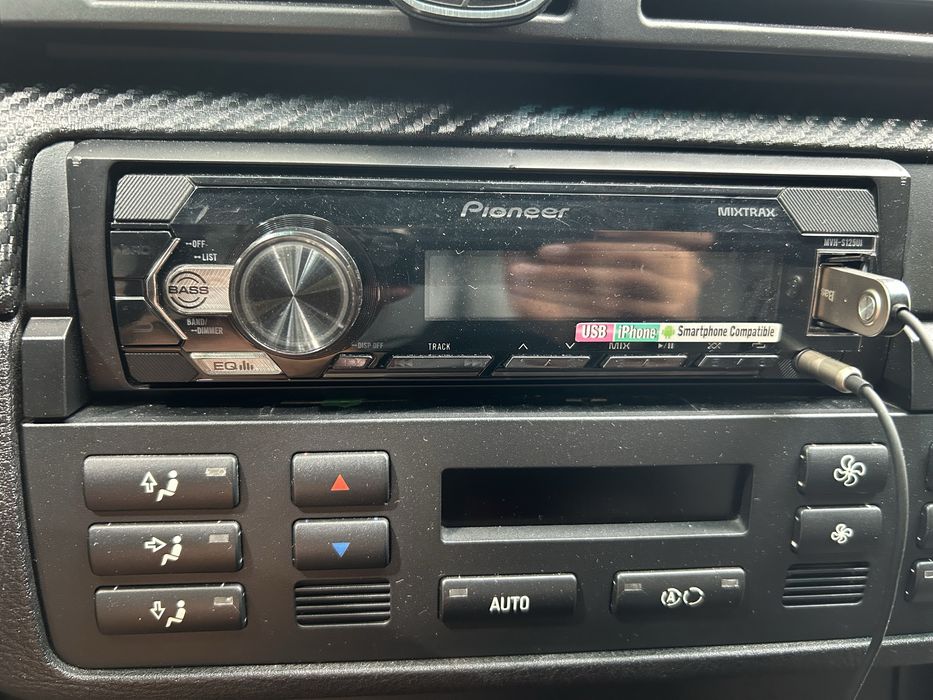 Магнитола Pioneer MVH-S125UI