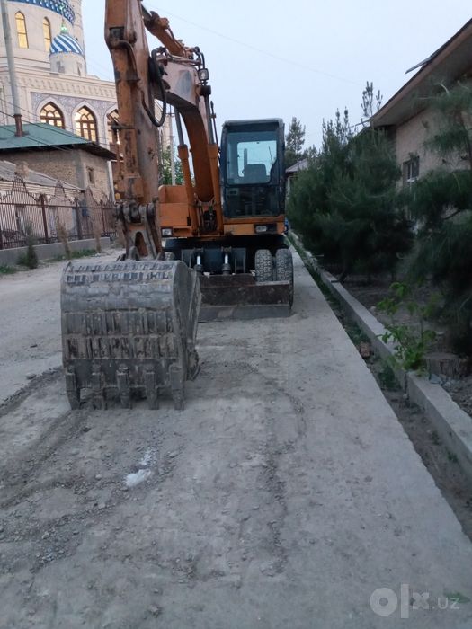 Экскаватор услуги