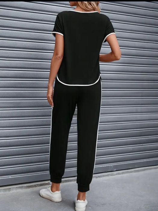 Костюмчик женский