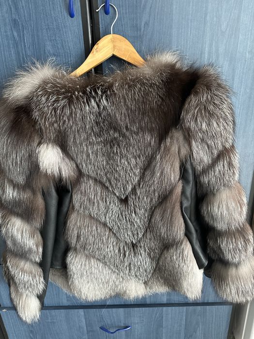 Haina din blană naturală de vulpe argintie