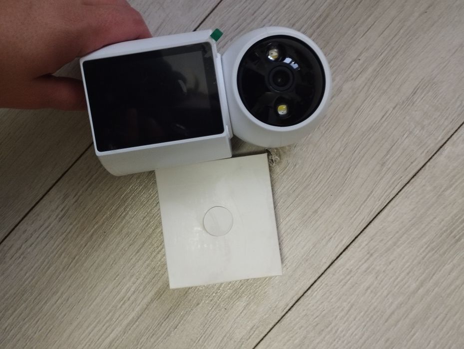 Продам видеокамеру  новая