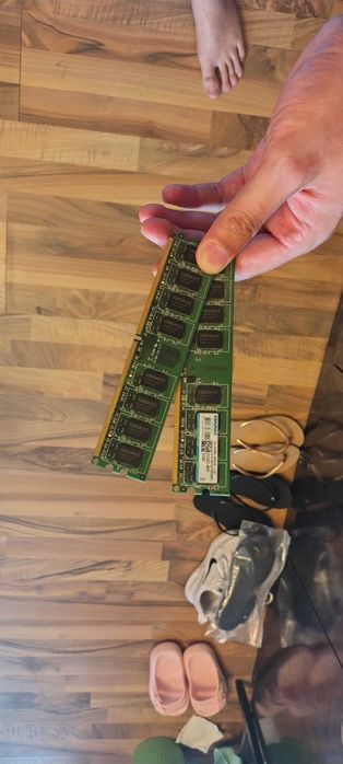 pachet 2 stick ram 2GB DDR2