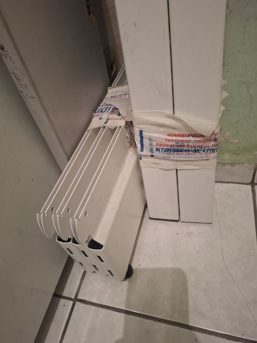 Стойка для магазнивай полку