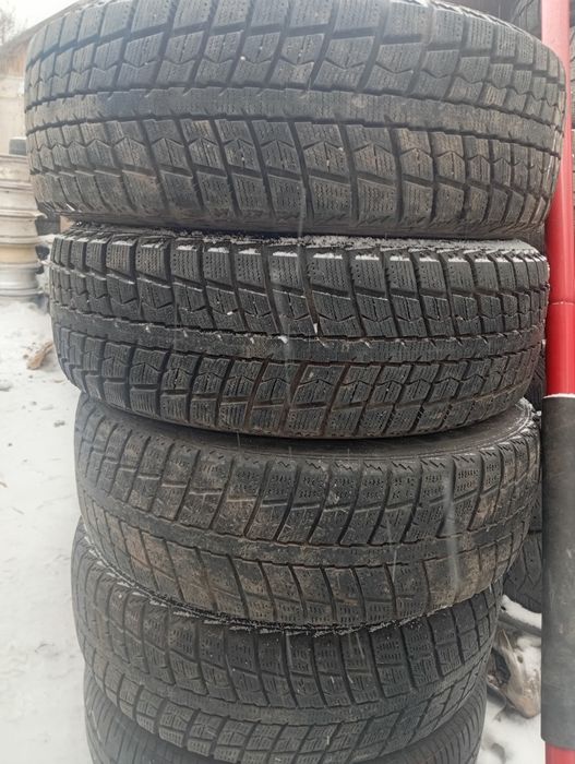 Продам комплект шин 185/65 r15 всесезонка.