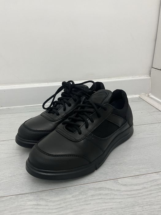 Продам Новые кроссовки