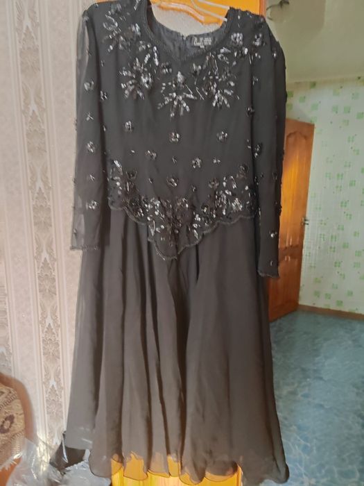 Продам вечерние платья