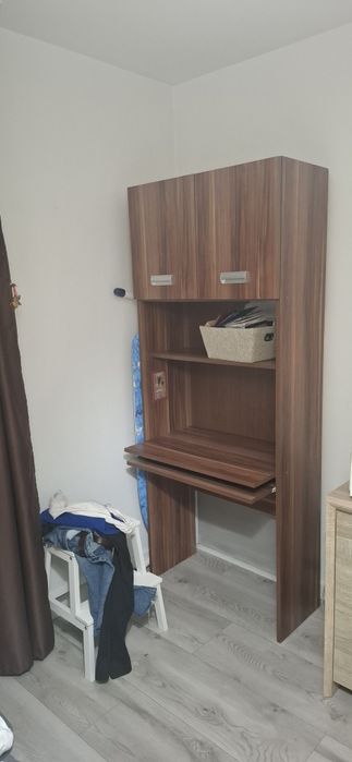 Vând mobilă,biblotecă plus dulap