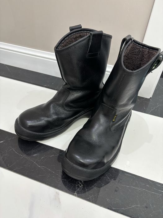 Продам  спец обувь