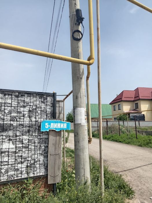 Жер сатылады стена кірпіш