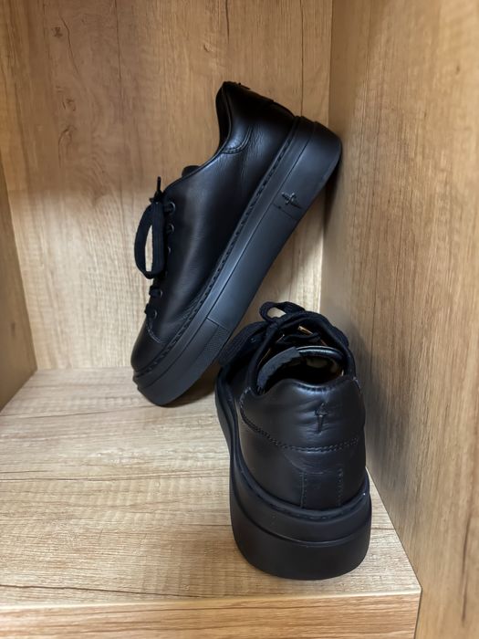 Обувки Cesare Paciotti нови