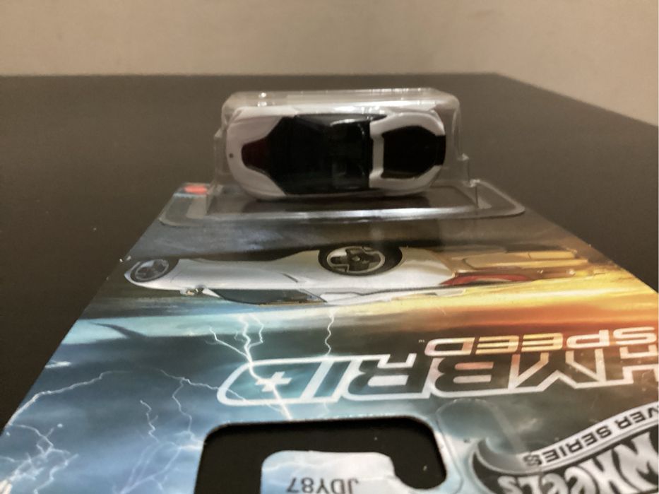 Hotwheels количка BMW i8 ROADSTER (SILVER SERIES)