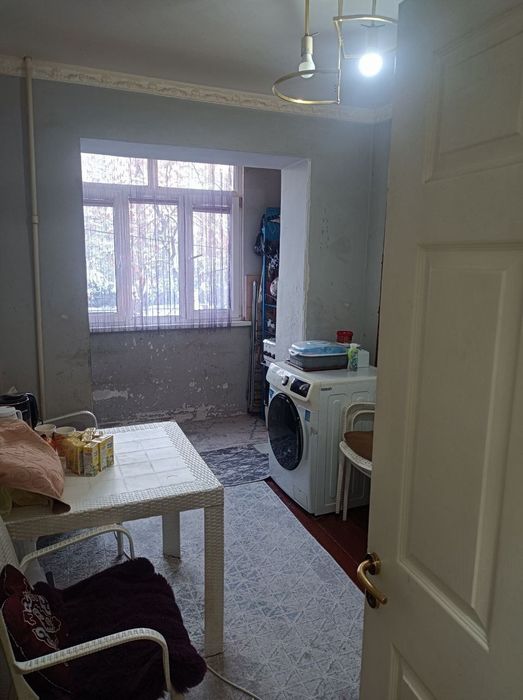 Oq tepada 1 xonali kvartira sotiladi