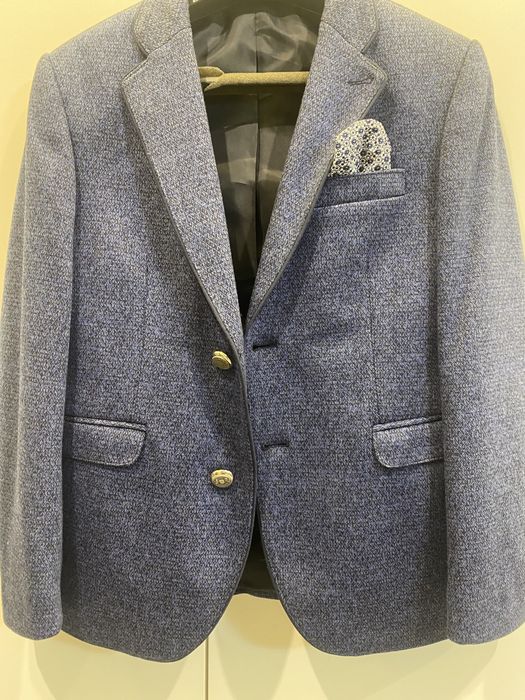 Костюмы и пиджаки