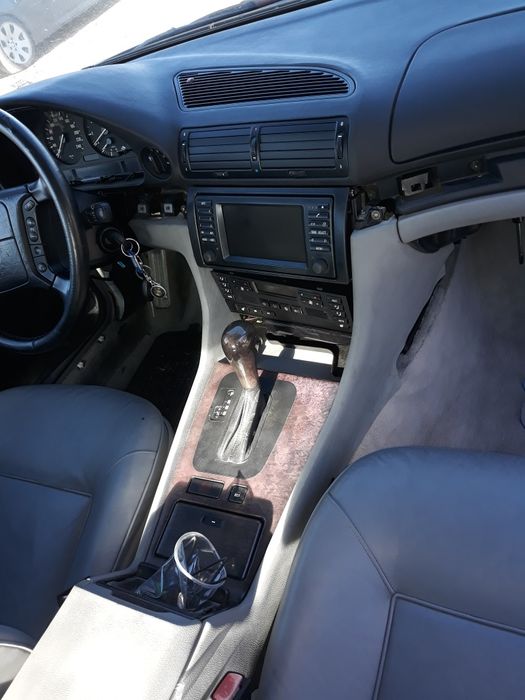 BMW 728i e38 на части