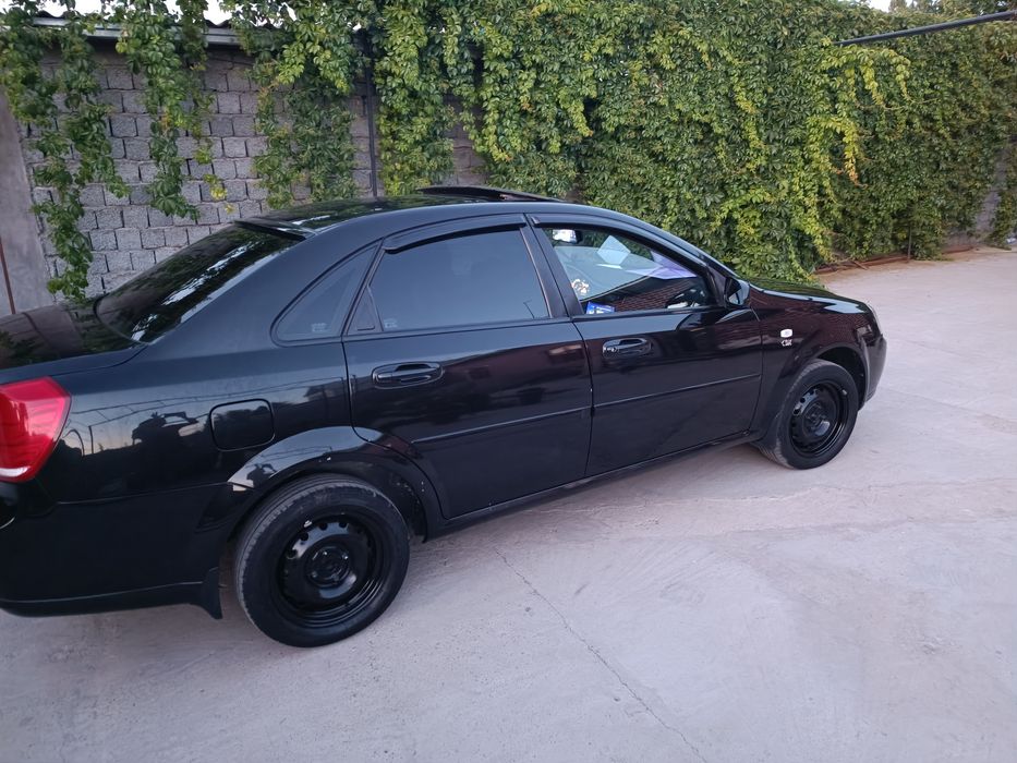 Продается Lasetti  3 позиция.Срочно.